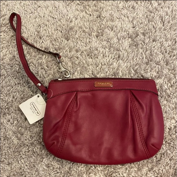 NWT Coach Wristlet - Picture 1 of 3